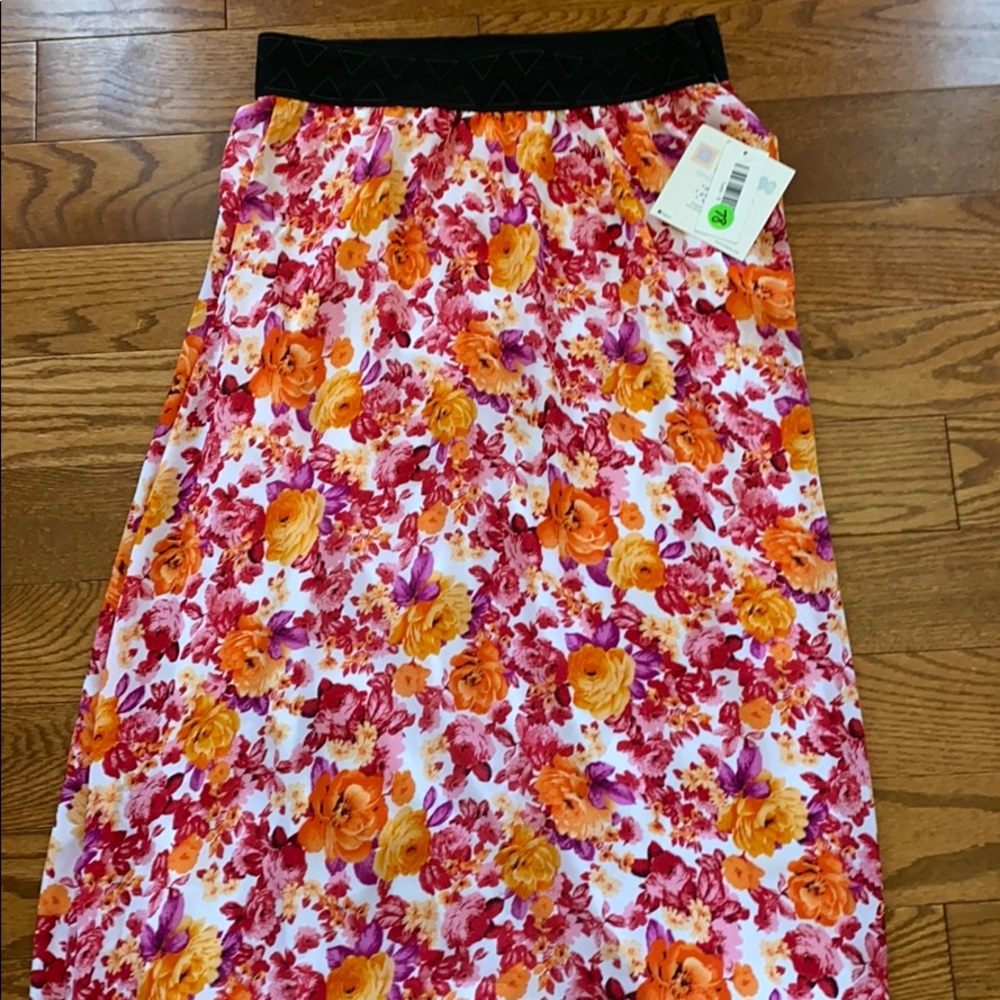 LuLaRoe Small Lucy BNWT